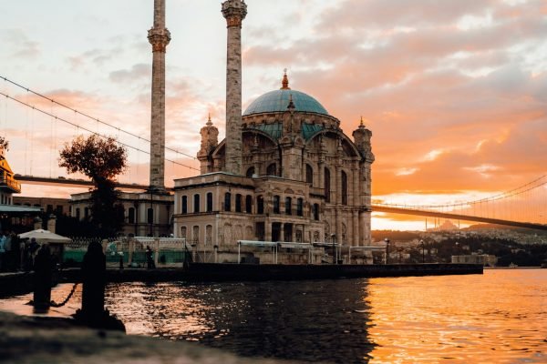 spenser-sembrat-VnMGw7tXrw8-unsplash